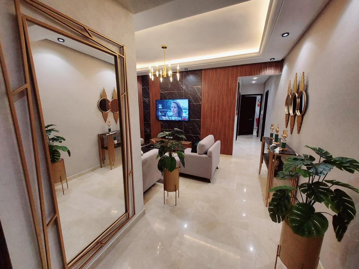 Modern Apartment Opposite The Hassan2 Mosque, Very Well Equipped And Stylish, 85 M2 With Gym And Direct Sea View With Underground Garage , Prohibits Unmarried Couples Of Arab Origin Casablanca Esterno foto