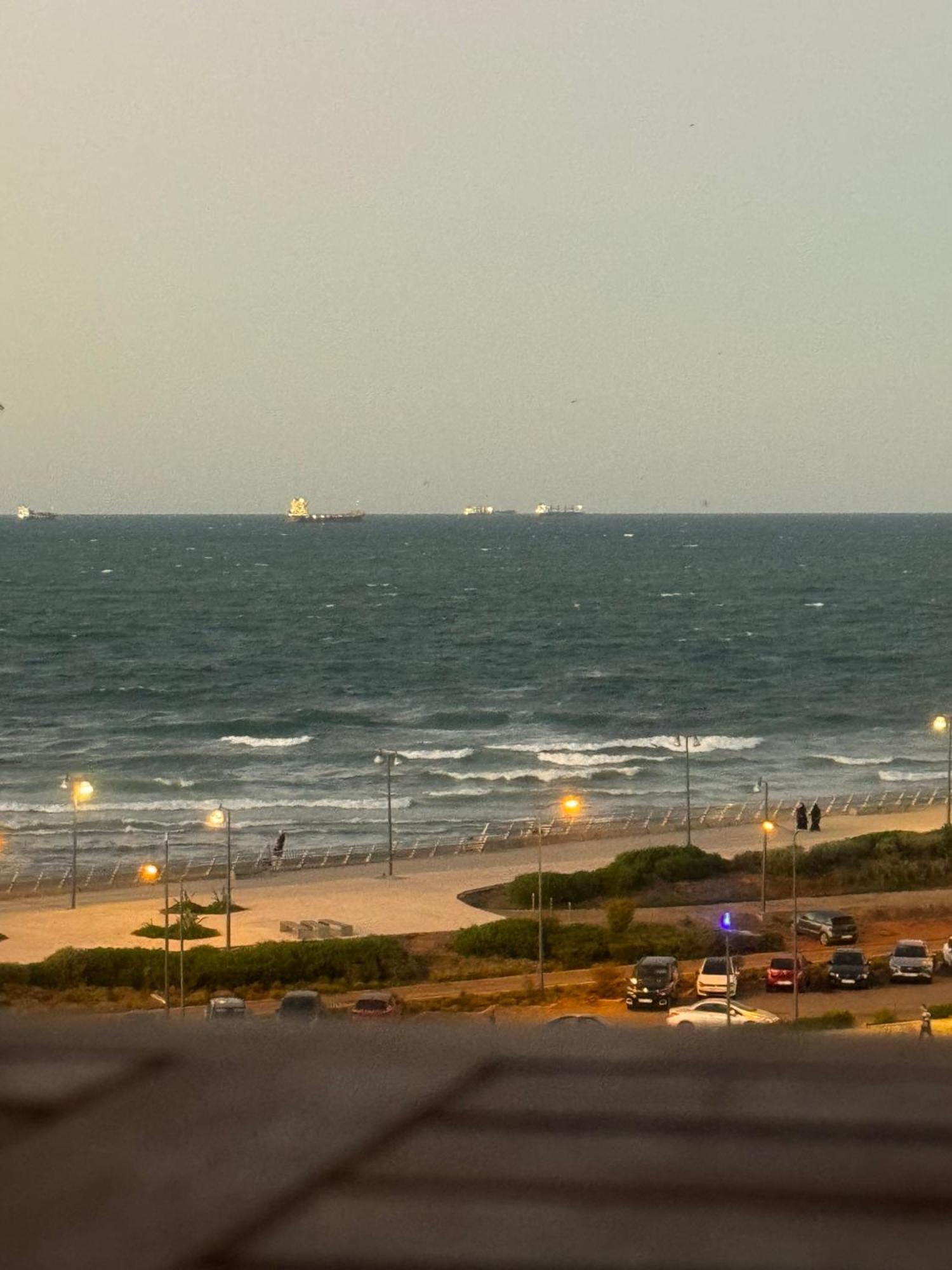 Modern Apartment Opposite The Hassan2 Mosque, Very Well Equipped And Stylish, 85 M2 With Gym And Direct Sea View With Underground Garage , Prohibits Unmarried Couples Of Arab Origin Casablanca Esterno foto