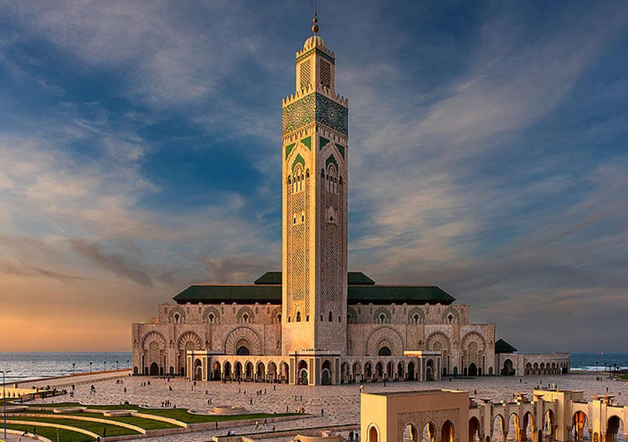 Modern Apartment Opposite The Hassan2 Mosque, Very Well Equipped And Stylish, 85 M2 With Gym And Direct Sea View With Underground Garage , Prohibits Unmarried Couples Of Arab Origin Casablanca Esterno foto